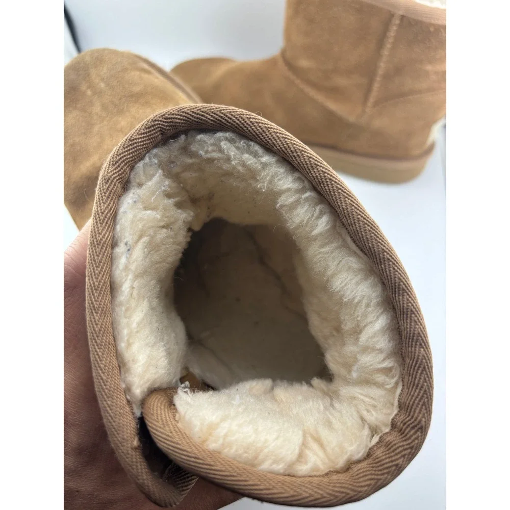 UGG Classic Mini II Chestnut Suede Sheepskin Boots Kids Size 3 1118890K